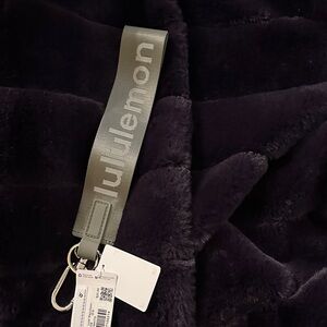 lululemon athletica Gray never lost keychain